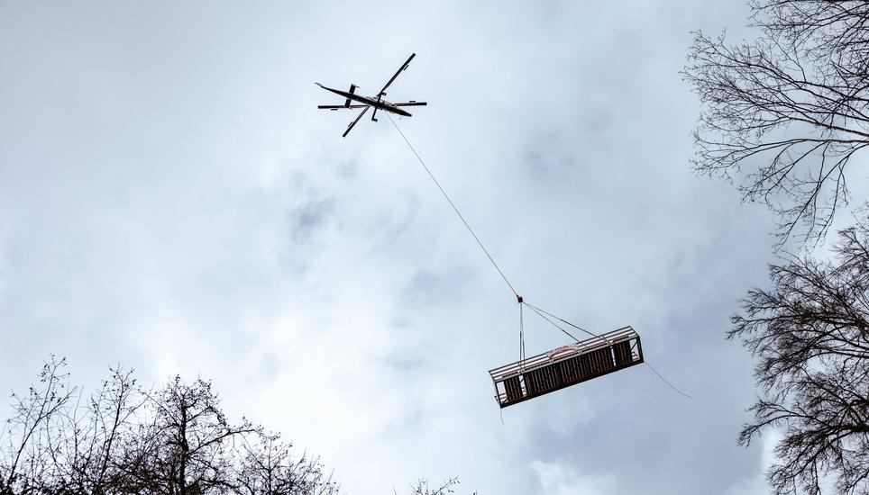 Anbringung der neuen Stahl HolzbrÃ¼cke im FelsentÃ¤li, fotografiert am Dienstag, 17. Februar 2026, in Schaffhausen. (Roberta Fele / Schaffhauser Nachrichten)
