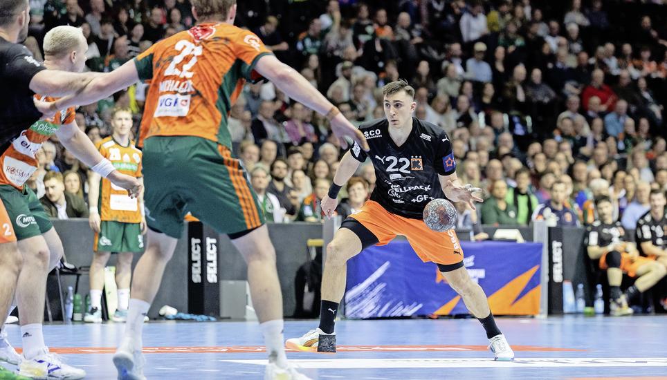 03.03.2026; Hannover; EHF European League - TSV Hannover-Burgdorf -Kadetten Schaffhausen Marian Michalczik (Hannover) Patrik Martinovic (Kadetten Schaffhausen)(Benjamin Faes / freshfocus)  ---------------------------------------------------------------