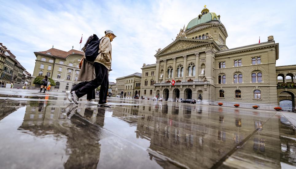 Bundeshaus und Schweizerische Nationalbank, fotografiert am Montag, 08. September 2025, in Bern. (Roberta Fele / Schaffhauser Nachrichten)