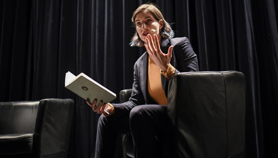 Streitgespraech zum Gendern und Genderstern mit Anna Rosenwasser, organisiert vom Kanti Verein, am Donnerstag, 03. Maerz, 2022. (Melanie Duchene / Schaffhauser Nachrichten)