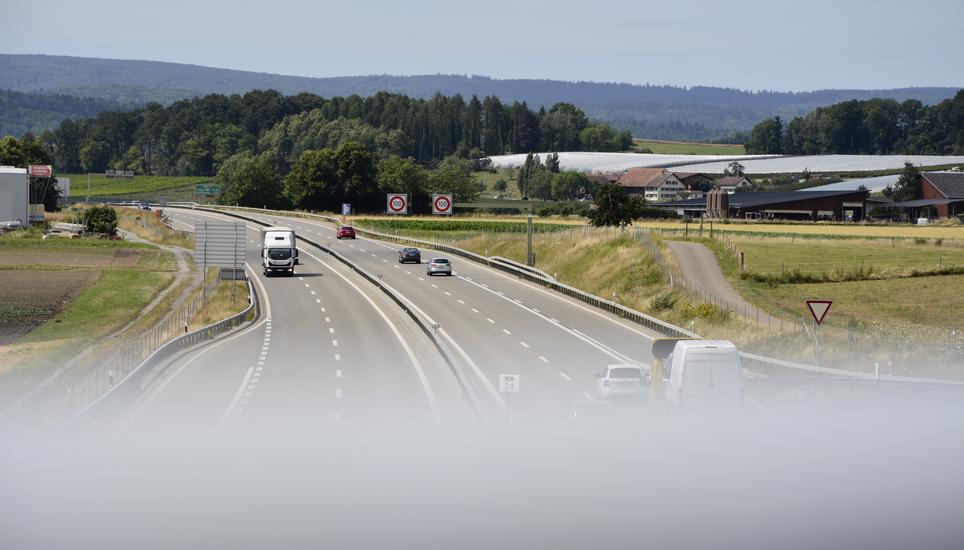 Die A4 bei Benken (Blickrichtung Schaffhausen). Bild: Alexander Joho