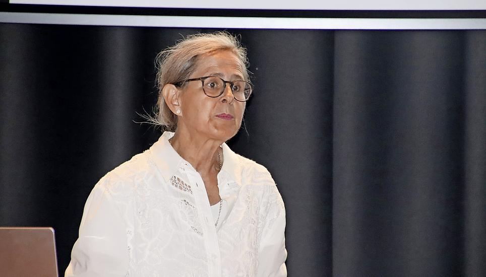 Betriebsökonomin Anita Martinecz Fehér vermittelte als Projektleiterin der kantonalen Standortförderung die «Zürcher» Sicht. Bild: Roland Müller