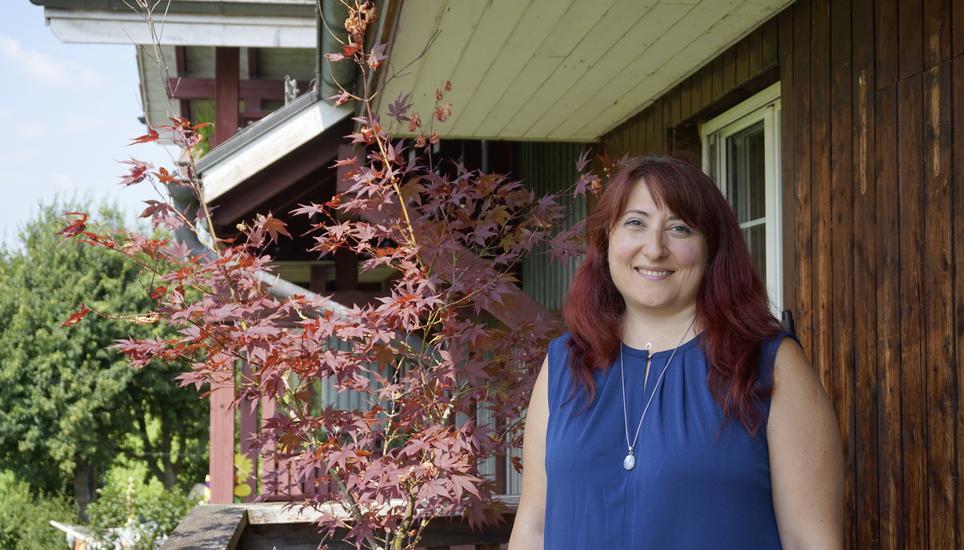Tamara Badovinac wurde spät und ungewollt Mutter, nach einem One-Night-Stand. Heute kann sie sich ein Leben ohne eigenes Kind nicht mehr vorstellen. Bild Andrée Lanfranconi