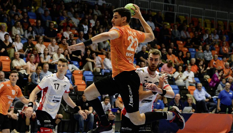 Urgestein Luka Maros ist ab sofort der neue Captain bei den Kadetten Schaffhausen. Bild: Reinhard Standke Handball NLA 2022, Playoff-Final, 1. Runde: Kadetten Schaffhausen - Pfadi Winterthur 30:19, Schaffhausen, BBC Arena, 02.06.2022 ï¿ï¾© Reinhard Stan