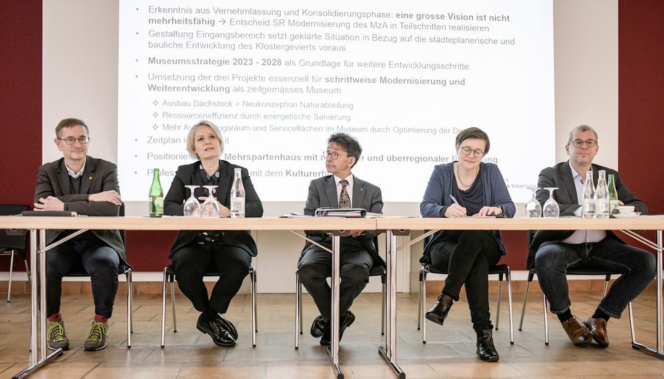 Urs Weibel, Katharina Epprecht, Raphael Rohner, Katrin Bernath und Daniel Preisig, vlnr, fotografiert anlaesslich der Medienkonferenz zur Aufwertung und Weiterentwicklung des Museum zum Allerheiligen, am Dienstag, 21. November 2023. (Melanie Duchene)