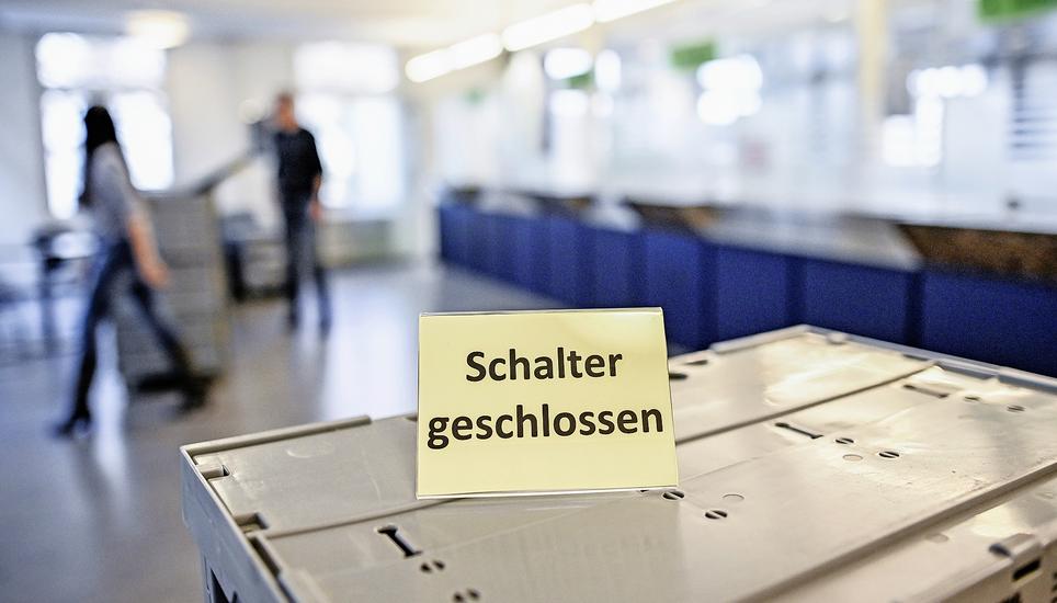 Ab Donnerstag Mittag, Punkt 12 Uhr, wurde angefangen, einzupacken. Bild: Melanie Duchene Reportage letzter Tag, Kisten packen und z￯﾿ï¾ï¿¯ï¾¾ï¾¼glen auf dem Strassenverkehrsamt in Schaffhausen, am Donenrstag, 05. Dezember 2024. (Melanie Duchene / Schaffhaus