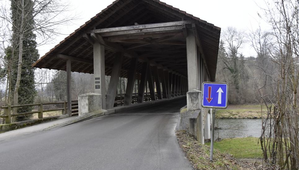 Für den Radweg zwischen Alten und Andelfingen muss das Dach der Thurbrücke verlängert werden. Bild: Alexander Joho