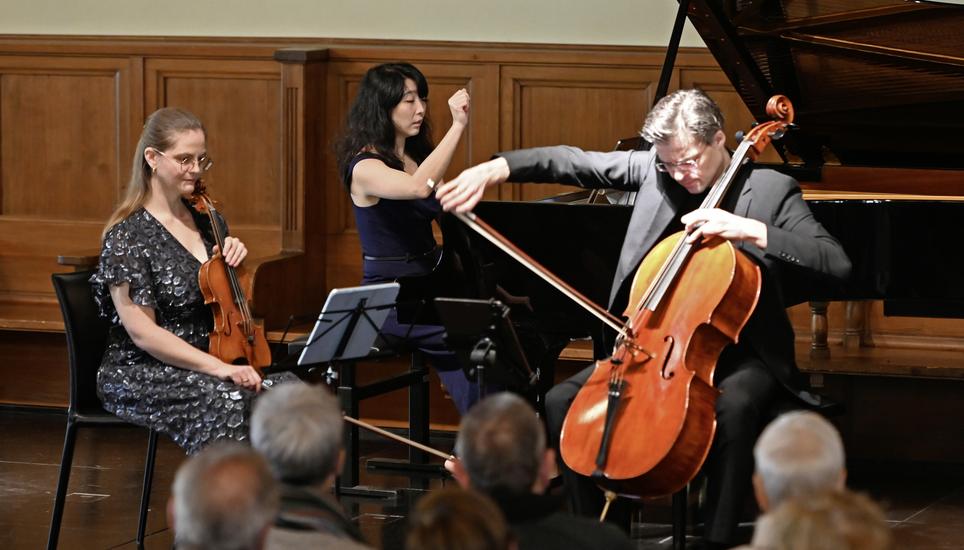 Benannt nach dem berühmten Staatsdenker aus Florenz entlockten Solenne Païdassi (l.), Claire Huangci und Tristan Cornut ihren Instrumenten wunderbare Klänge. Bild: Selwyn Hoffmann