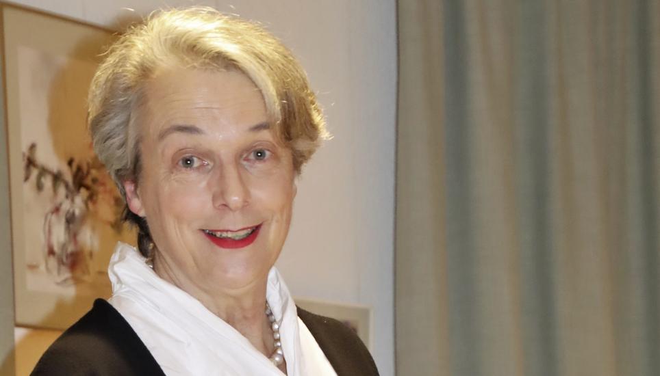 Eindrucksvoll und mit vielen lebhaften, spannend geschilderten und verständlich vorgetragenen Einzelheiten zeigte die Buchautorin und Stadtführerin Barbara Hutzl-Ronge das eindrucksvolle Leben der letzten Zürcher Fürstäbtissin Katharina von Zimmern auf. Bild: Roland Müller