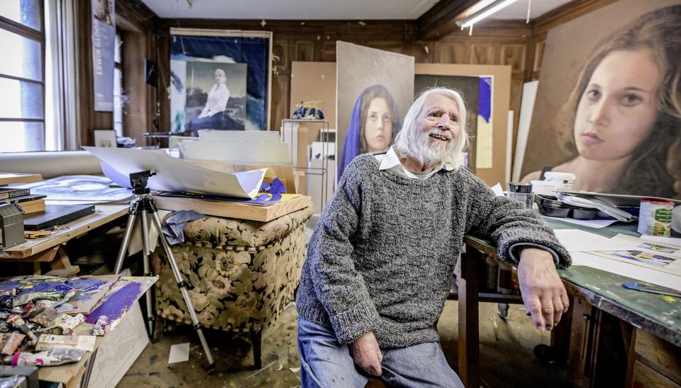 Zu Besuch fï¿ï¾¼r ein Portrait und ein Interview mit dem Kï¿ï¾¼nstler Erwin Gloor,  am Dienstag, 28. Januar 2025. (Melanie Duchene / Schaffhauser Nachr