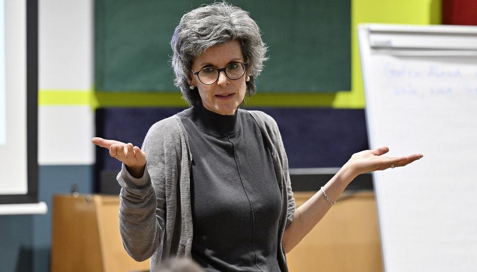 Sexexpertin Simone Dudle bei ihrem Vortrag in Schaffhausen. Bild: Michael Kessler