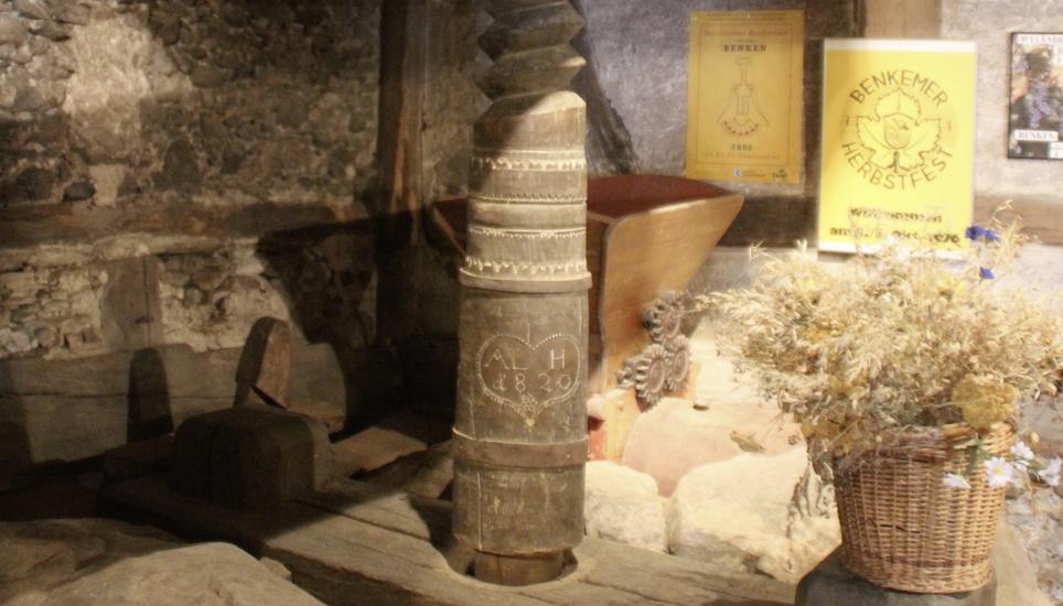 Die noch im Originalzustand letzte erhaltene Baumtrotte in Benken (hier die Spindel) ist 205-jährig. Ihr Hüter, die Trottengesellschaft Benken, kann in zwei Jahren das 50-jährige Bestehen feiern. Bild: Roland Müller