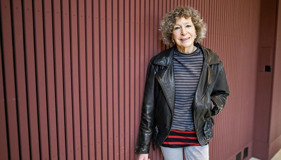 Gerlinde Rauber, Organisatorin des offenen Singens, lebt selbst im Wagi-Quartier. Bild: Melanie Duchene KdW Gerlinde Rauber, sie organisiert offenes Singen im Wagi - Haus, am Montag, 10. Mï¿ï¾¤rz 2025. (Melanie Duchene / Schaffhauser Nachricht
