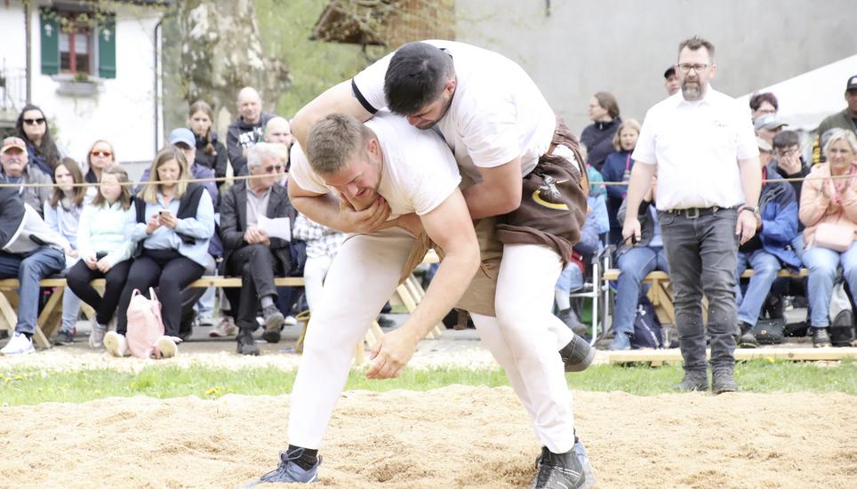 Jeremy Vollenweider (rechts, gegen Samuel Schwyzer) musste sich im Schlussgang geschlagen geben und belegte Rang 4a. Bild: P. Vollenweider