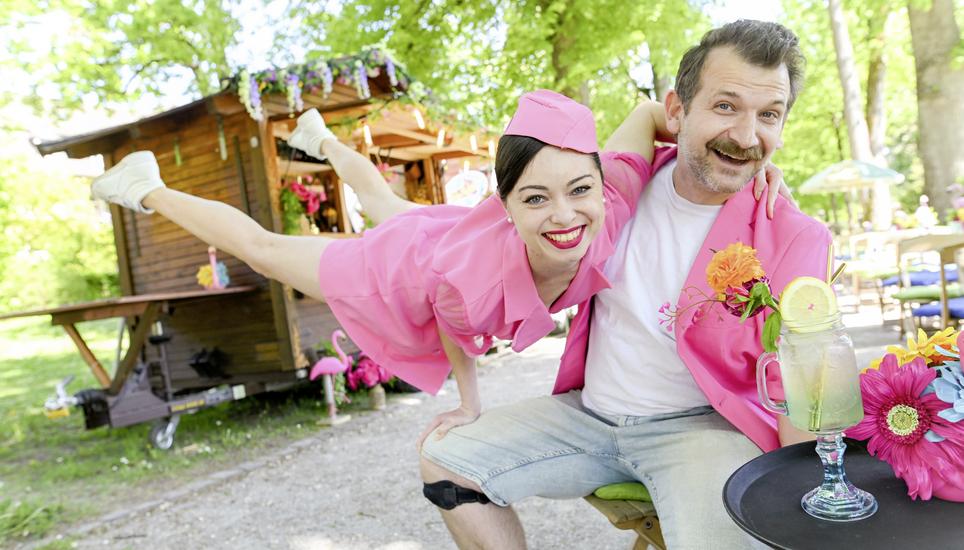 Im Promenadepark betreiben Domino Gasser und seine Frau Harmony ein Pop Up Bistro, am Dienstag, 29. April 2025. (Melanie Duchene / Schaffhauser Nachrichten)