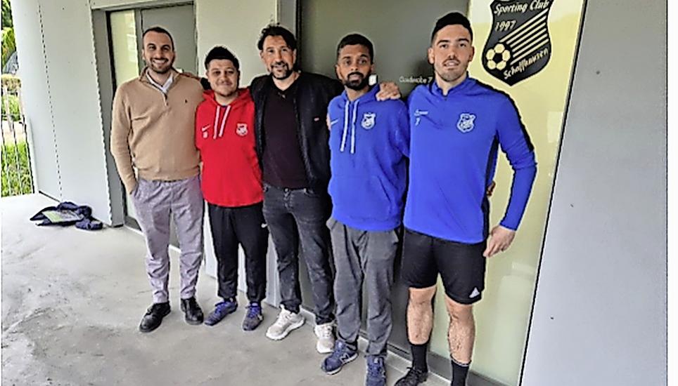 Das neue Trainer-Team des Sporting Clubs Schaffhausen Semih Kozallik, Serdar Duran, Angelo Lagona, Präsident Alen Mahalingasivam und Alessandro Lagona (von links nach rechts). Bild: zVg