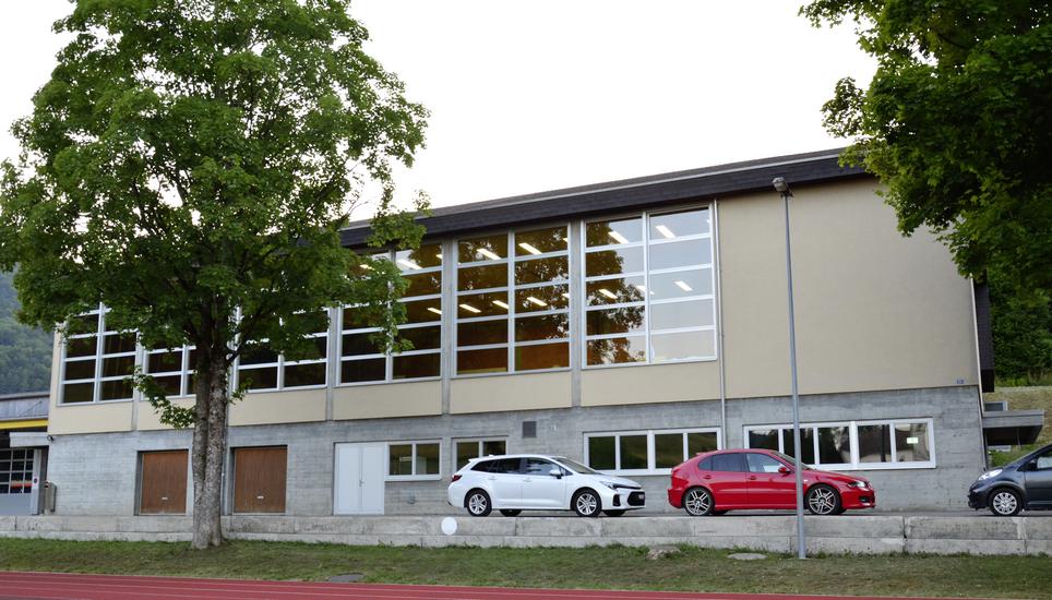 Die Mehrzweckhalle in Merishausen ist über 50 Jahre alt und soll entweder saniert oder durch einen Neubau ersetzt werden. Bild: Thomas Martens