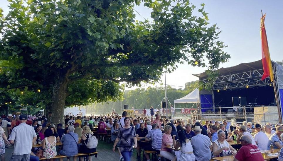 Der Festplatz befindet sich direkt am Rhein. Bild: zVg