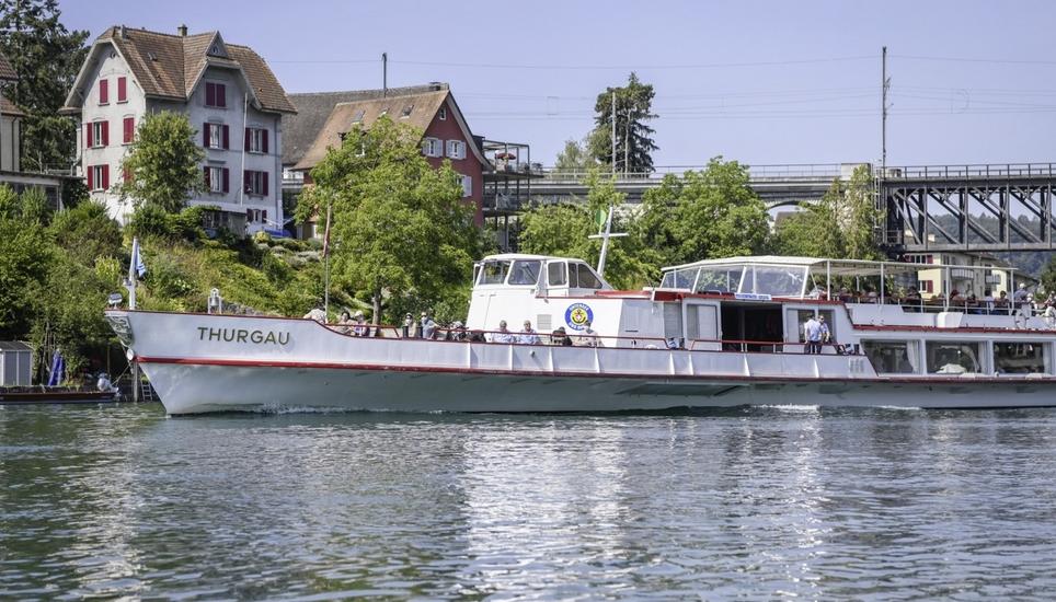 Seit Wochen fahren die URh-Schiffe nicht mehr durchgängig auf der ganzen Strecke. Bild: Melanie Duchene Kursschiff Thurgau auf dem Rhein, am Donnerstag, 23. Juli 2020. (Melanie Duchene / Schaffhauser Nachrichten)