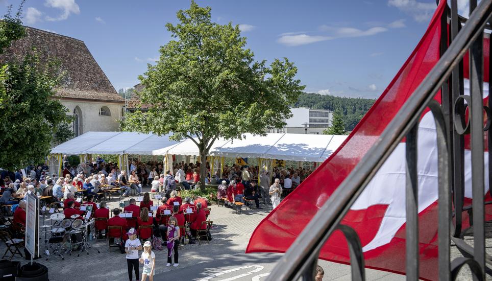 Die Bundesfeier in Thayngen fand auf dem Kirchplatz statt. Bild Jeannette Vogel
