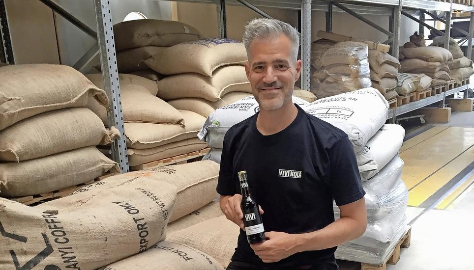 «ViCollective»- und damit auch Vivi-Kola-Chef: der Eglisauer Christian Forrer in der Rösterei in Zürich. Bilder: Ursula Fehr
