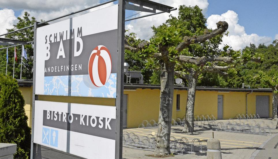 Wird in zwei Jahren 60: das von beiden Andelfingen getragene Schwimmbad auf der linken Thurseite. Bilder: Alexander Joho
