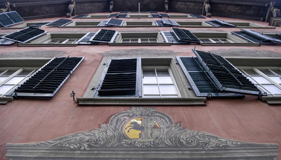 Gediegener Arbeitsort, gediegene Arbeitsbedingungen: Nur ein Bruchteil der über 1600 städtischen Angestellten arbeitet hier im Schaffhauser Stadthaus. Bild: Melanie Duchene Blick auf das Stadthaus Schaffhausen an der Krummgasse, am Mittwoch, 11. Maerz 2020. (Melanie Duchene / Schaffhauser Nachrichten)