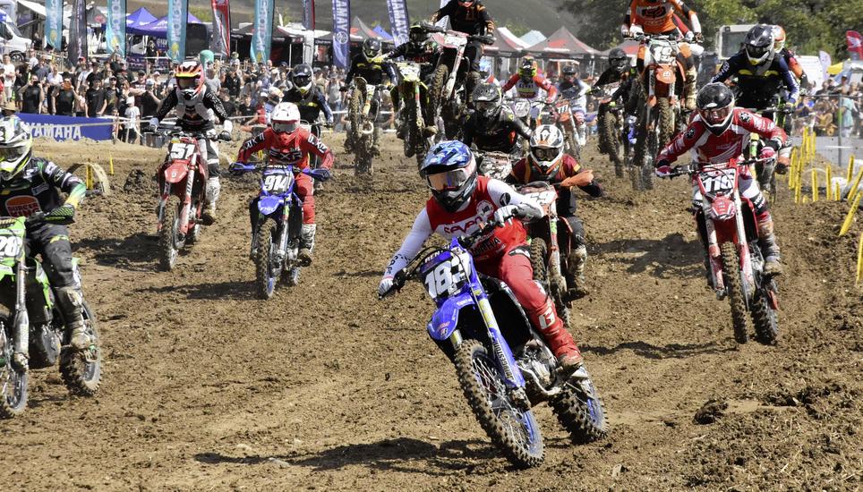 Motocross pur in Beggingen: Action, Show und gute Leistungen inklusive. Bild: SN-Archiv
