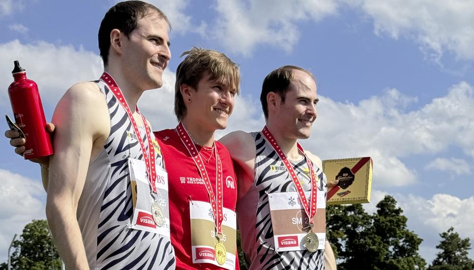Einmal mehr gelang den Zwillingen Simon (links) und Roman Sieber (rechts) der Sprung aufs Podest. Bild: Ernst A. Müller