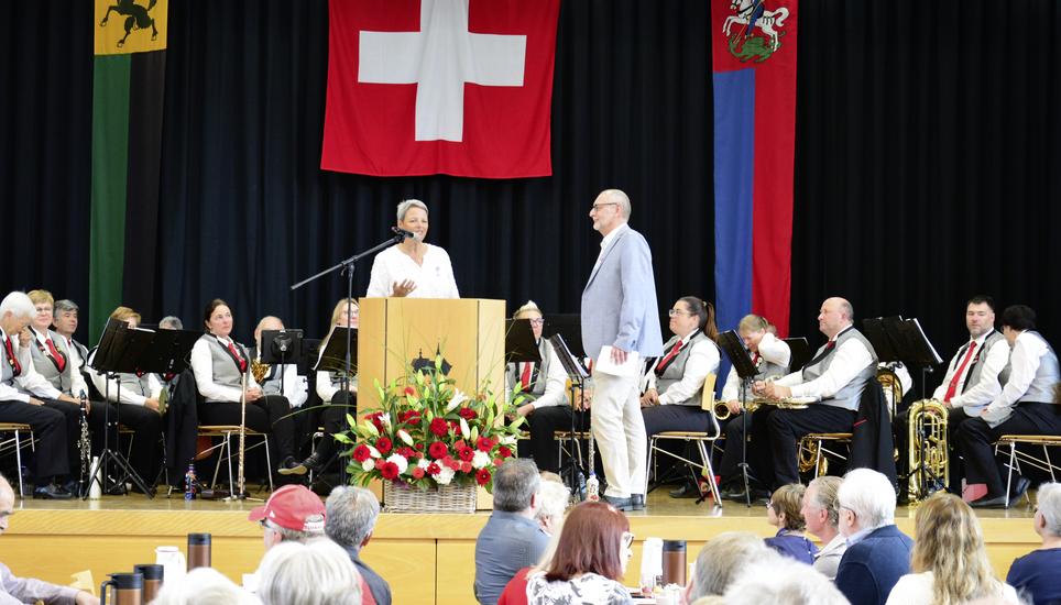 Stadtpräsidentin Corinne Ullmann freute sich, dass mit Felix Graf ein «waschechter Ur-Steiner» für die Ansprache am Bundeszmorge gewonnen werden konnte. Bild: Thomas Martens