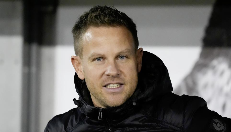 Fokussiert und motiviert: Ex-FCS-Trainer Christian Wimmer sprüht vor Energie. Die nächste Herausforderung kann kommen. Bild: Roger Albrecht 09.02.2024, Schaffhausen, Fussball Challenge League - FC Schaffhausen - FC Thun; (Roger Albrecht/sport-presse)