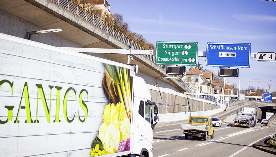Der Stadtrat soll sich dafür einsetzen, dass bei Nationalstrassenprojekten Mehrverkehr in den Quartieren verhindert wird, fordert die Entlastungsinitiative. Bild: Roberta Fele Fï¿ï¾¤senstaubtunnel, fotografiert am Dienstag, 04. Mï¿ï¾¤rz 2025, in Schaffhausen. (Roberta Fele / Schaffhauser Nachr