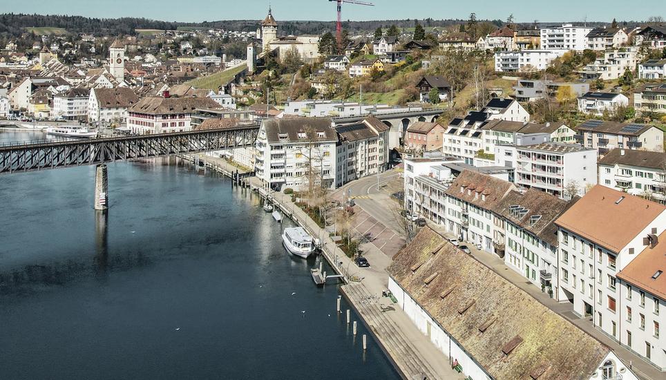 Drohenbild vom Rheinufer, fotografiert zwischen Gaswerkareal, Salzstadel bis zum Gï¿ï¾¼terhof, am Dienstag, 18. Mï¿ï¾¤rz 2025. (Melanie Duchene / Schaffhauser Nachr