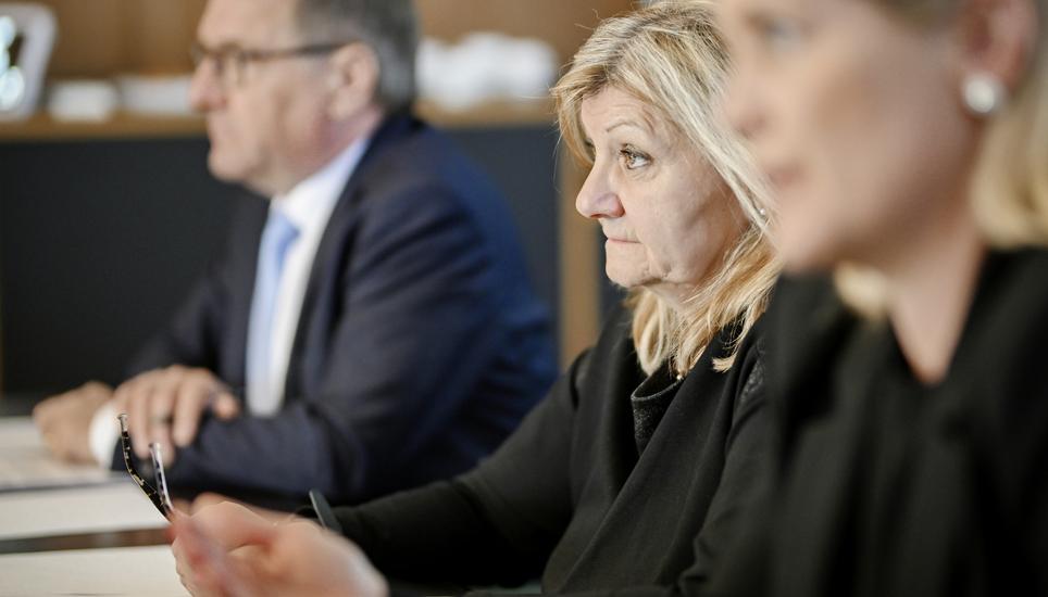 Cornelia Stamm - Hurter prï¿ï¾¤sentiert an der Medienkonferenz die Rechnung 2024, am Dienstag, 08. April 2025. (Melanie Duchene / Schaffhauser Nachricht