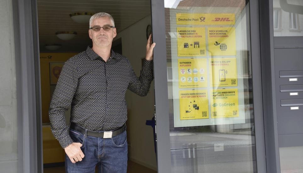 Der Lottstetter Hauptamtsleiter Markus Helm drängt darauf, dass die Lottstetter Postfiliale am neuen Standort baldmöglichst öffnet. Bild: Thomas Güntert