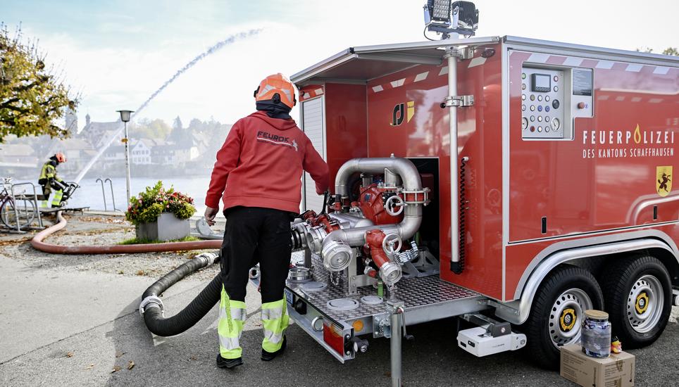 Einweihung der neue Lï¿ï¾¶schwasserpumpen der Feuerpolizei Kanton Schaffhausen, am Dienstag, 21. Oktober 2025. (Melanie Duchene / Schaffhauser Nachricht