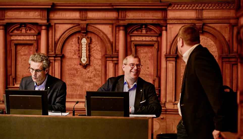 Start des grossen Stadtrat nach Neujahr in der Rathauslaube, Peter Neukomm, Daniel Preisig und Michael Mundt, vlnr, am Dienstag, 07. Januar 2025. (Melanie Duchene / Schaffhauser Nachrichten)