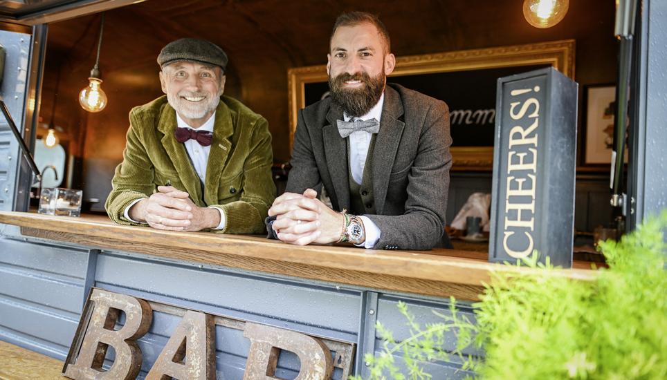 Die Story vom Pferd - Kim Hï¿ï¾¼ttner und sein Vater Axel haben einen Pferdeanhï¿ï¾¤nger zur rollenden Event-Bar umgebaut, am Montag, 27. Oktober 2025. (Melanie Duchene / Schaffhauser Nachr