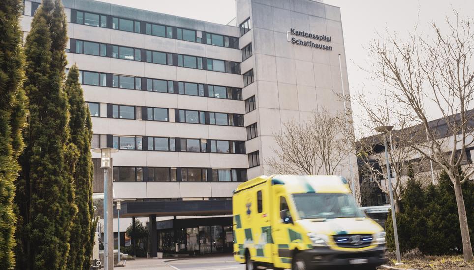Blick auf das Kantonsspital Schaffhausyen mit Notfallaufnahme, am Freitag, 18. Maerz, 2022. (Melanie Duchene / Schaffhauser Nachrichten)