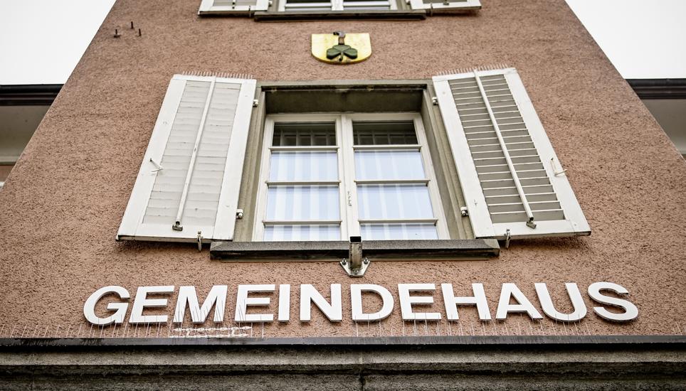 Themenbild Neuhausen zum Budget 2026, Bild zeigt Gemeindehaus, am Dienstag, 21. Oktober 2025. (Melanie Duchene / Schaffhauser Nachrichten)