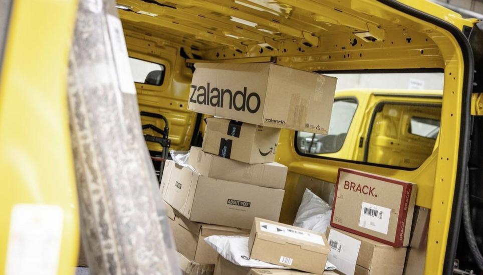 Reportage aus der Annahmestelle Logistik der Post, fotografiert am Mittwoch, 12. November 2025, in Beringen. (Roberta Fele / Schaffhauser Nachrichten)