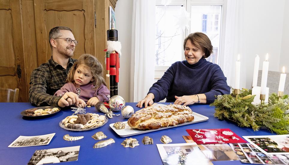 Gesprï¿¯ï¾¿ï¾ï¿¯ï¾¾ï¾¤ch zwischen Mutter Alena Kulhanek und Sohn Antonio Kulhanek (Roger Hofstetter/Schaffhaus
