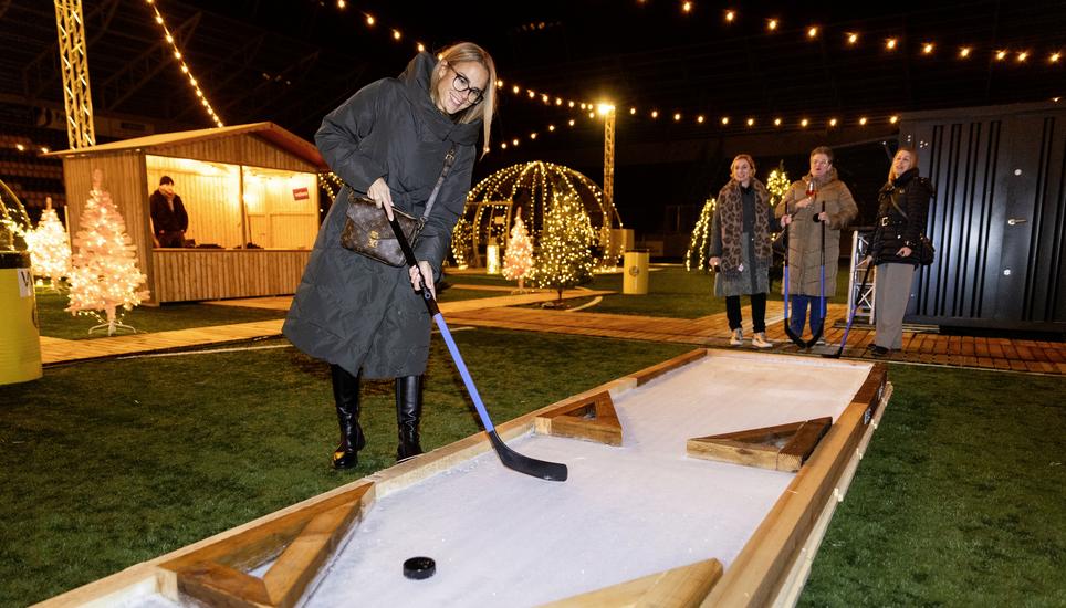 Iglu Village, Die "Besties" sind zusammen unterwegs, 04.12.2025, Schaffhausen (Roger Hofstetter/Schaffhauser Nachrichten)