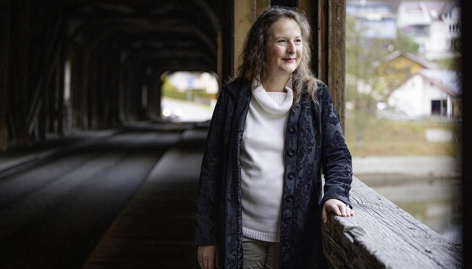 Portrï¿ï¾¤t von Lucia Cavegn, Kultur- und Tourismusbeauftragte und in dieser Funktion auch als Direktorin und Kuratorin des Museum kunst und wissen Diessenhofen bei der Stadtgemeinde Diessenhofen angestellt. Fotografiert am Dienstag, 09. Dezember 2