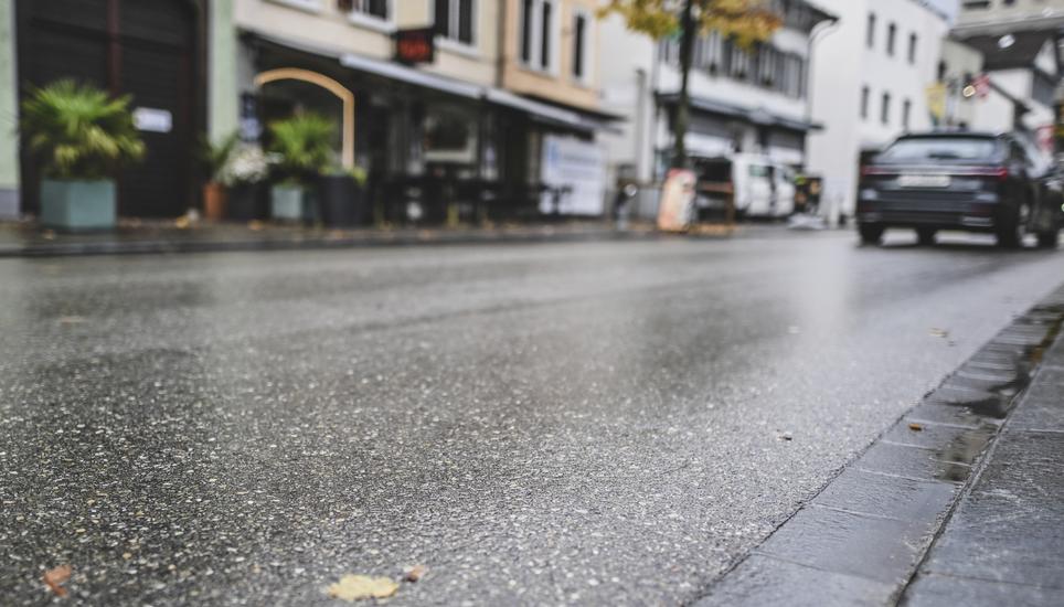 Strassenbelag Neuhausen zum Thema Flï¿ï¾¼sterbelag, am Mittwoch, 22. Oktober 2025. (Melanie Duchene / Schaffhauser Nachricht