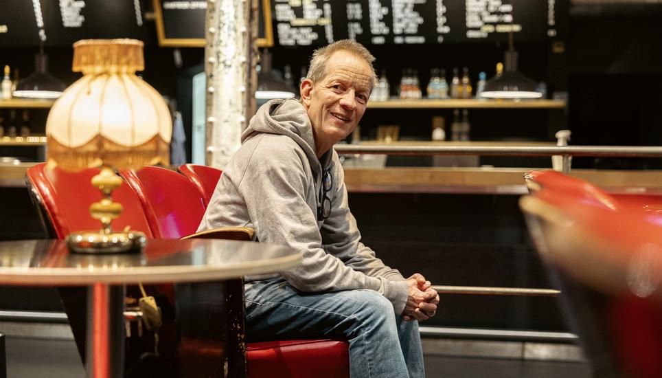 Hannes Moser ist Projekteur am Filmfestival Schaffhausen in der Kammgarn, fotografiert am Dienstag, 13. Januar 2025, in Schaffhausen. (Roberta Fele / Schaffhauser Nachrichten)