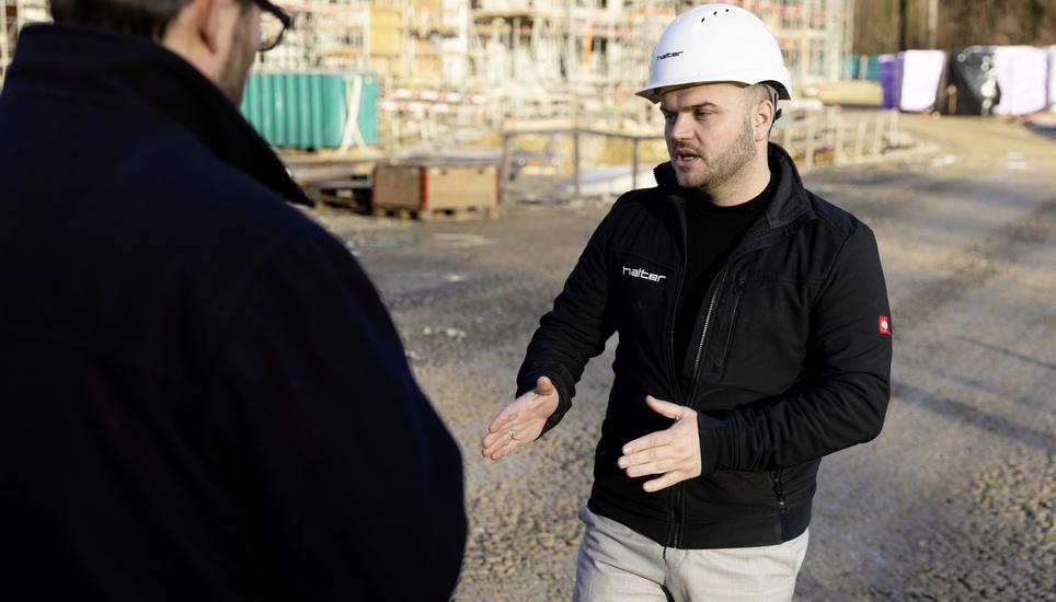 Baustelle Waldstadt, Riat Dauti, Projektleiter Haustechnik bei der Halter AG, Donnerstag, 15.01.2026, Schaffhausen (Roger Hofstetter/Schaffhauser Nachrichten)