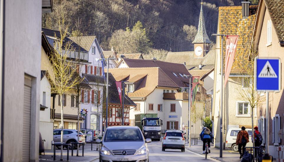 Verkehrslage im Dorfkern von Beringen, Tempo 30 in der Kernzone, fotografiert am Dienstag 17. Februar 2026, in Beringen. (Roberta Fele / Schaffhauser Nachrichten)
