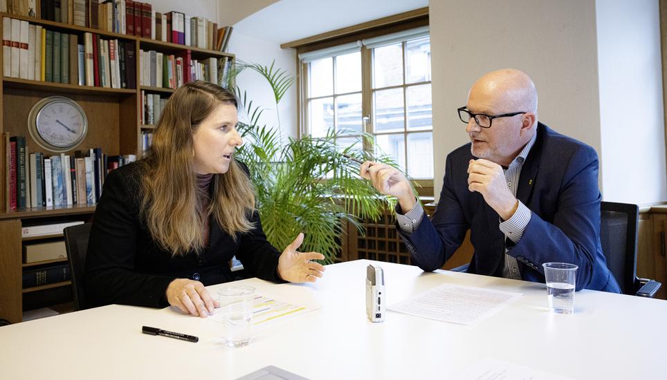 Zwischen Linda de Ventura und Pentti Aellig zum Thema SRG Abstimmung vom 8. Mï¿ï¾¤rz 2026, fotografiert am Montag, 09. Februar 2026, in Schaffhausen. (Roberta Fele / Schaffhauser Nachricht