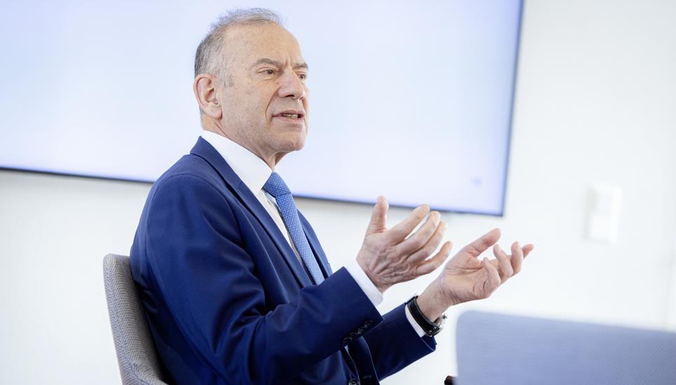 Medienkonferenz Jahresabschuss 25. Ersparniskasse, Hannes Germann und Claudio Steffenoni, Vorsitzender der Geschï¿ï¾¤ftsleitung. Fotografiert am Dienstag, 17. Februar 2026, in Schaffhausen. (Roberta Fele / Schaffhauser Nachricht